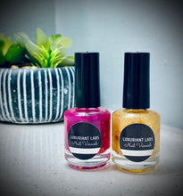 Load image into Gallery viewer, Nail Varnish in Fuschia Freak