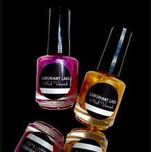 Load image into Gallery viewer, Nail Varnish in Fuschia Freak
